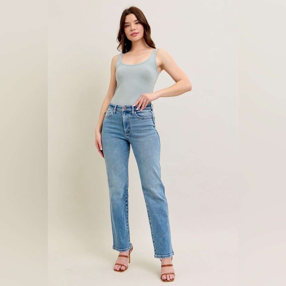 🔥 SOLD OUT- Judy Blue HighRise Vintage Straight Jeans